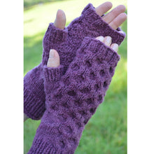  honeycomb fingerless mitts pattern - Solitude Wool
